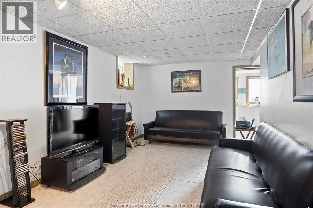 1030 POINT PELEE DRIVE