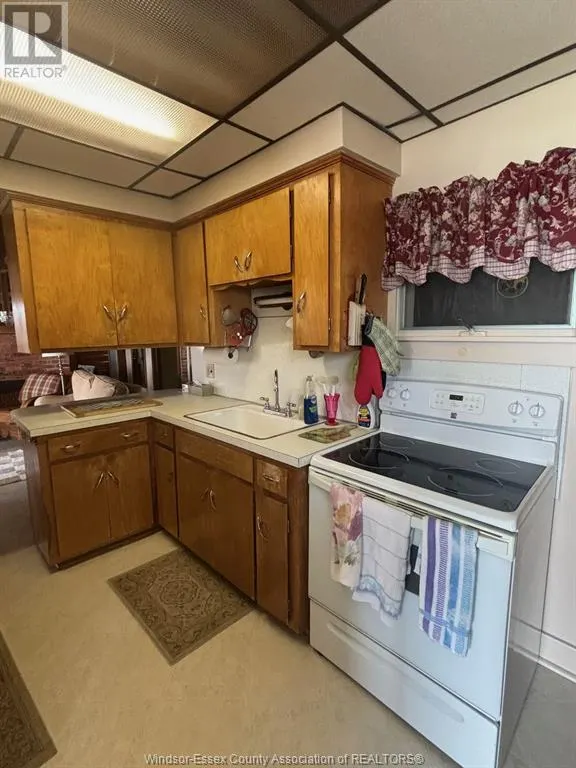680 POINT PELEE DRIVE