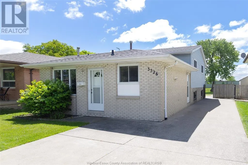 3526 HEMLOCK ROAD