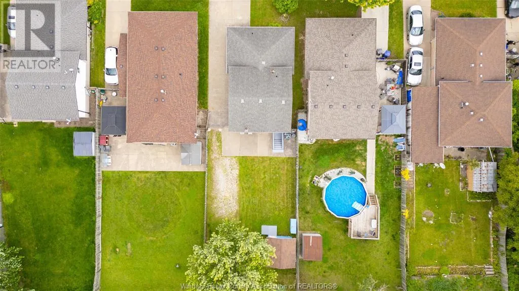 3526 HEMLOCK ROAD
