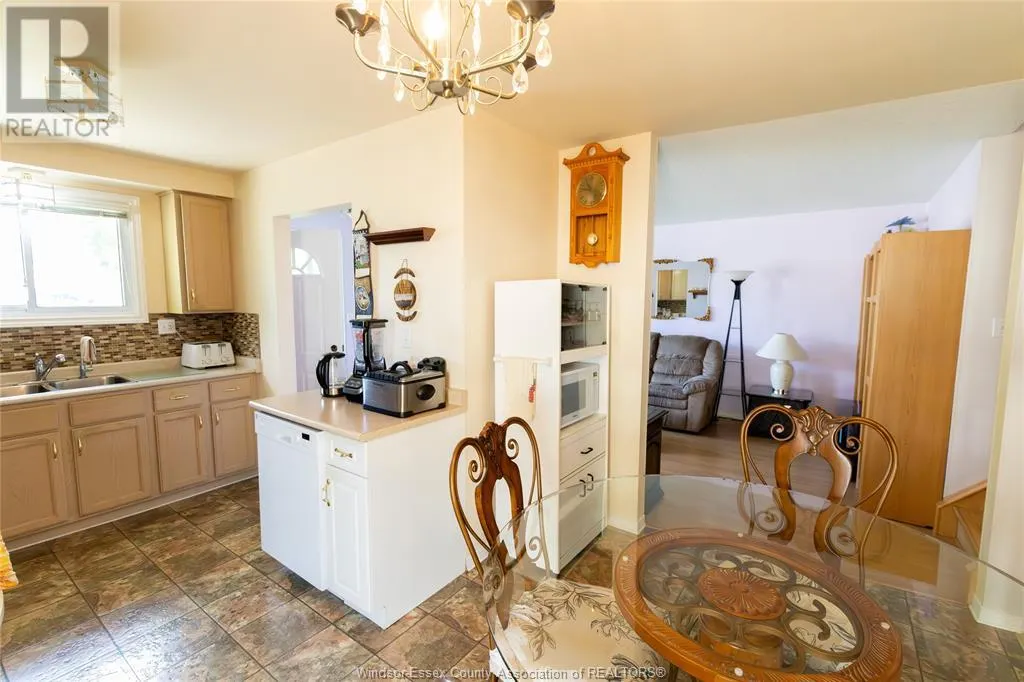 3526 HEMLOCK ROAD