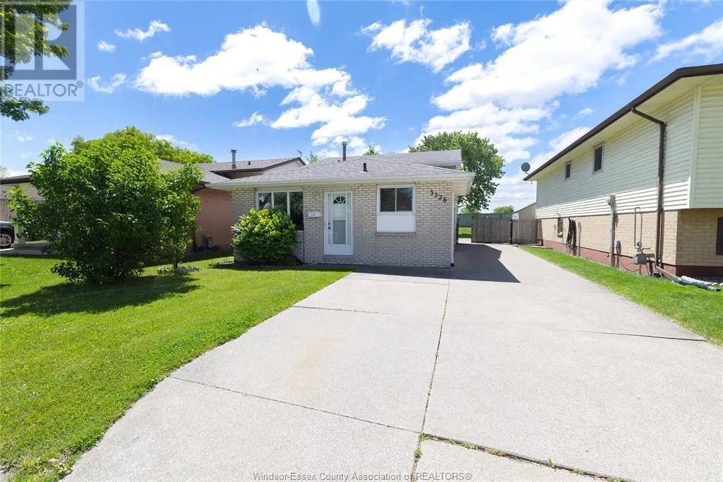 3526 HEMLOCK ROAD