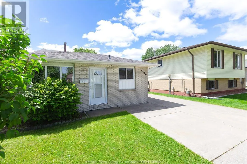 3526 HEMLOCK ROAD