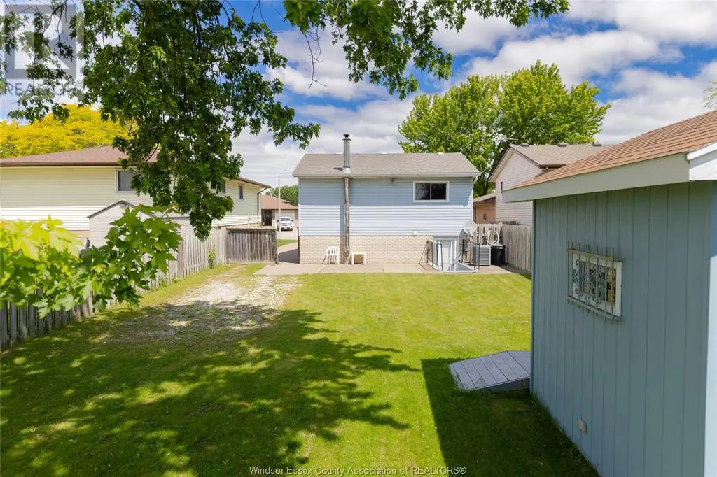 3526 HEMLOCK ROAD