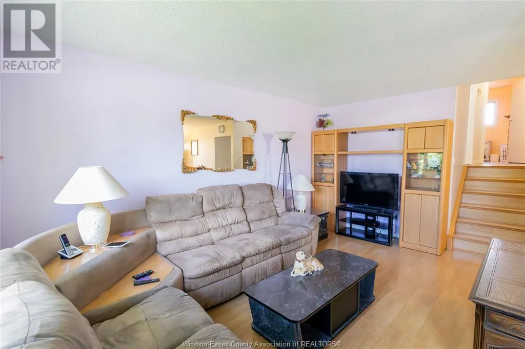 3526 HEMLOCK ROAD