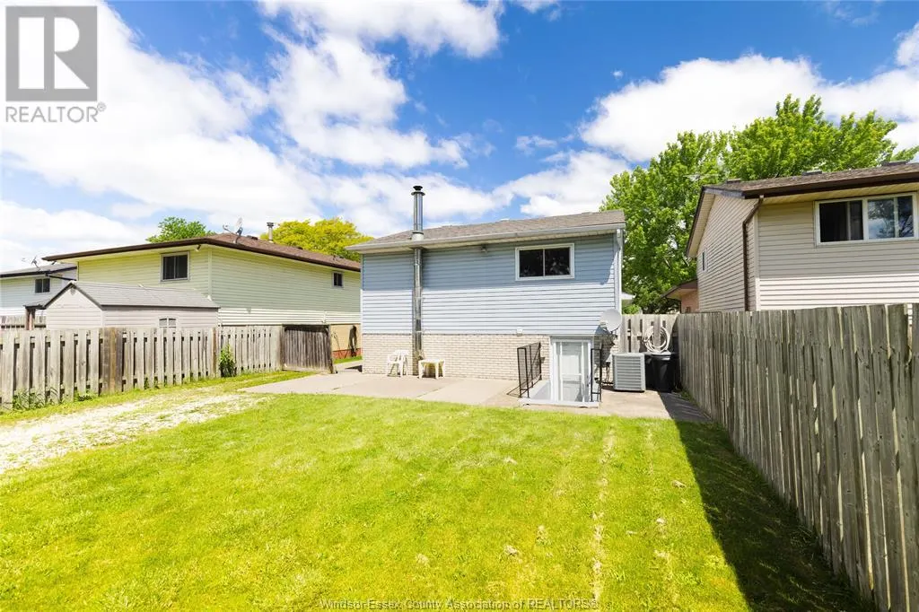 3526 HEMLOCK ROAD