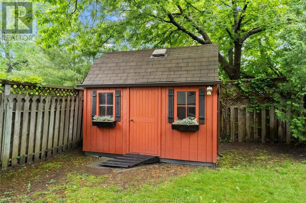 223 WEDGEWOOD LANE