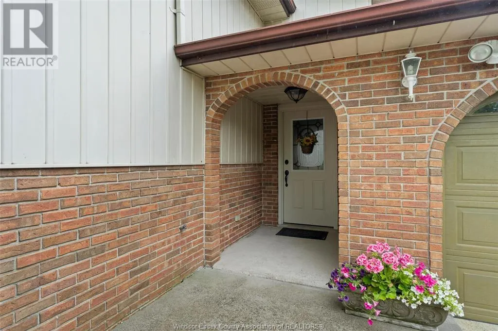 223 WEDGEWOOD LANE