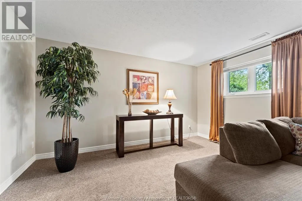 223 WEDGEWOOD LANE