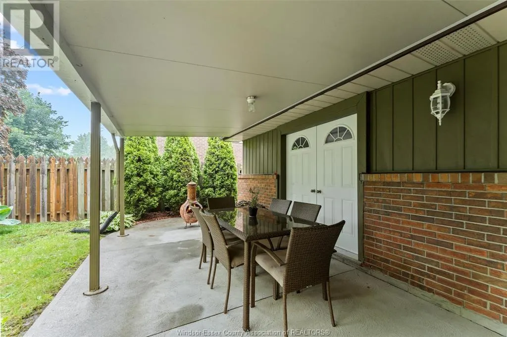223 WEDGEWOOD LANE