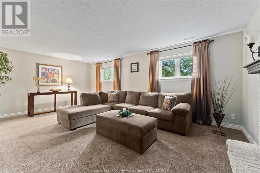 223 WEDGEWOOD LANE