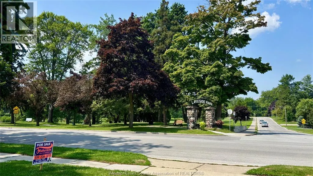 261 DIVISION STREET South
