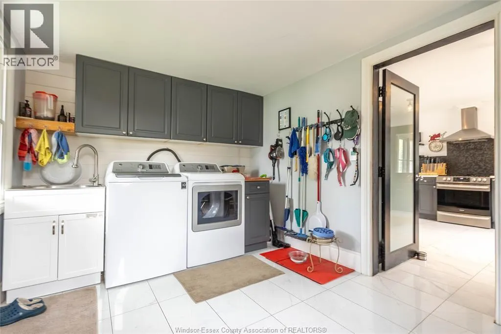 261 DIVISION STREET South