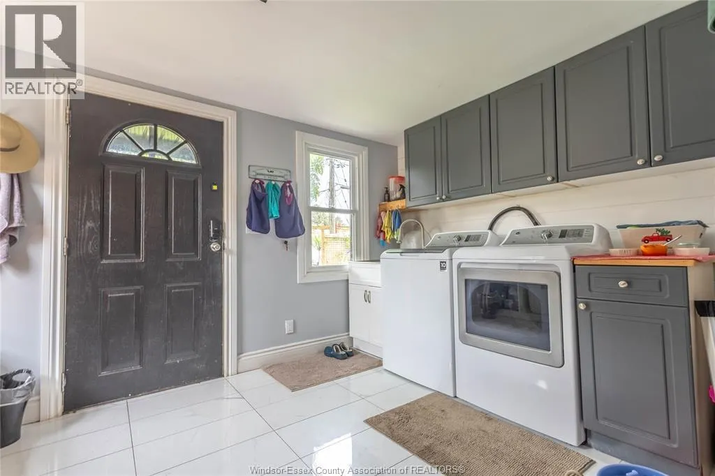 261 DIVISION STREET South