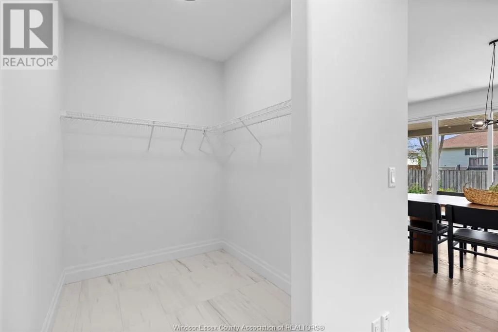 1223 CAMPANA CRESCENT