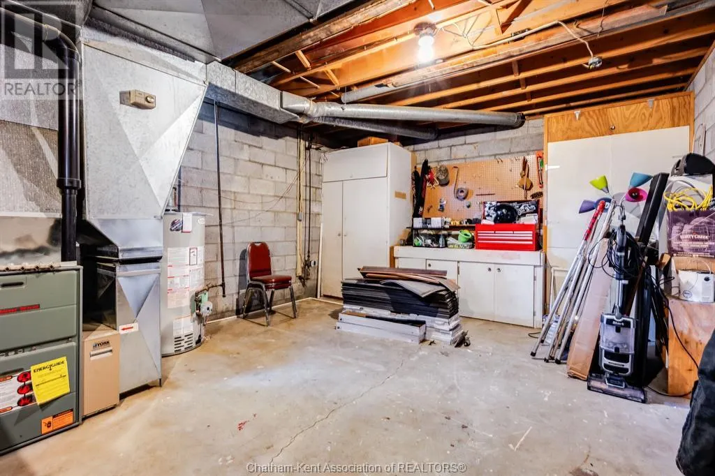 232 Chatham STREET South