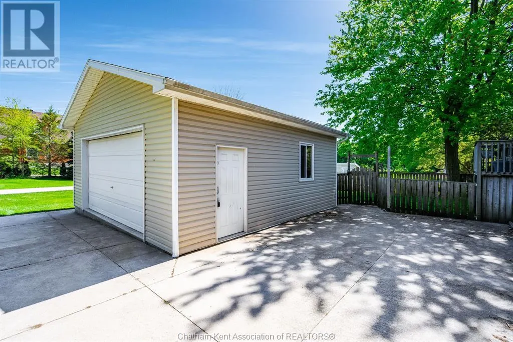 232 Chatham STREET South