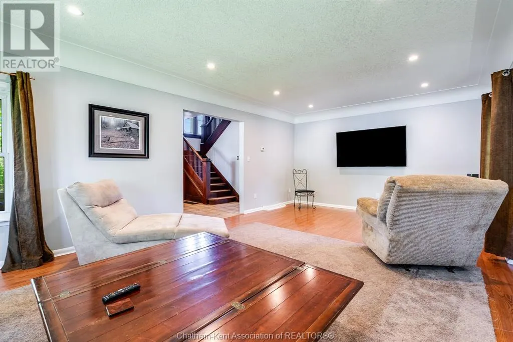 232 Chatham STREET South