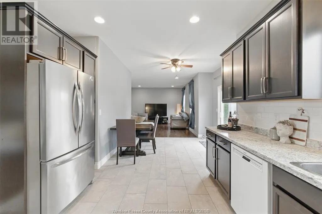 16 PEACHWOOD