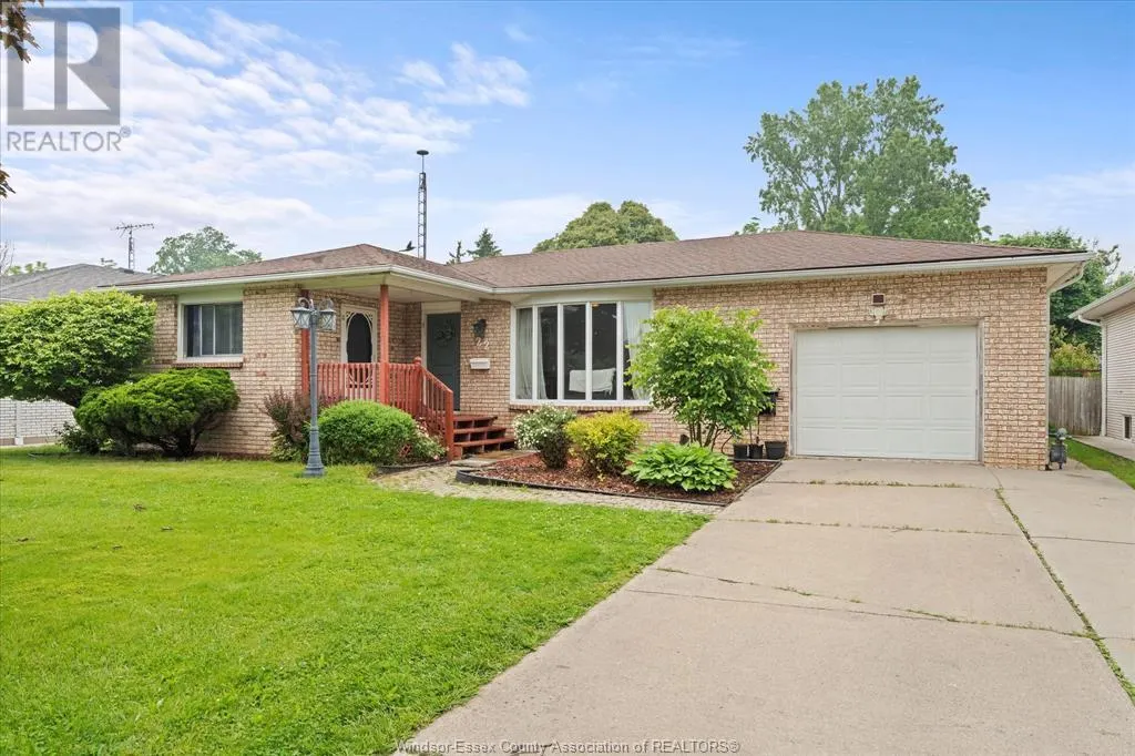 22 BENNIE AVENUE