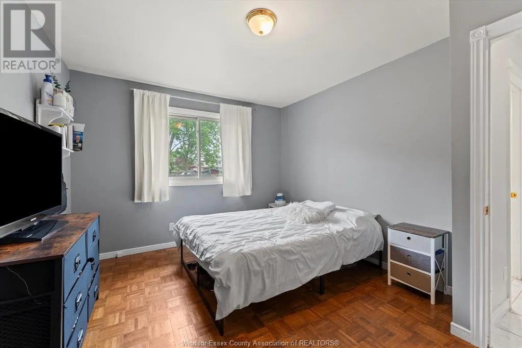 22 BENNIE AVENUE