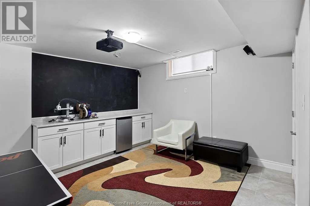 1565 OUTRAM