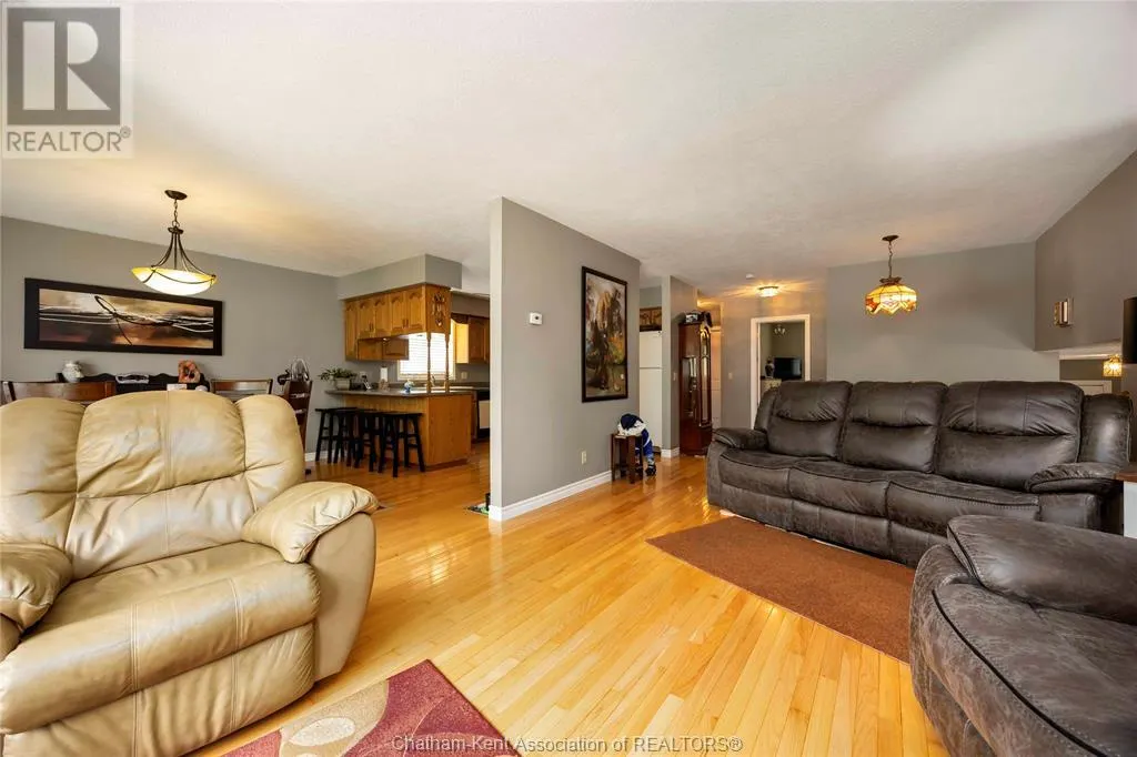 257 Hudson CRESCENT