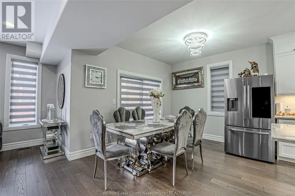 889 LAKEWOOD