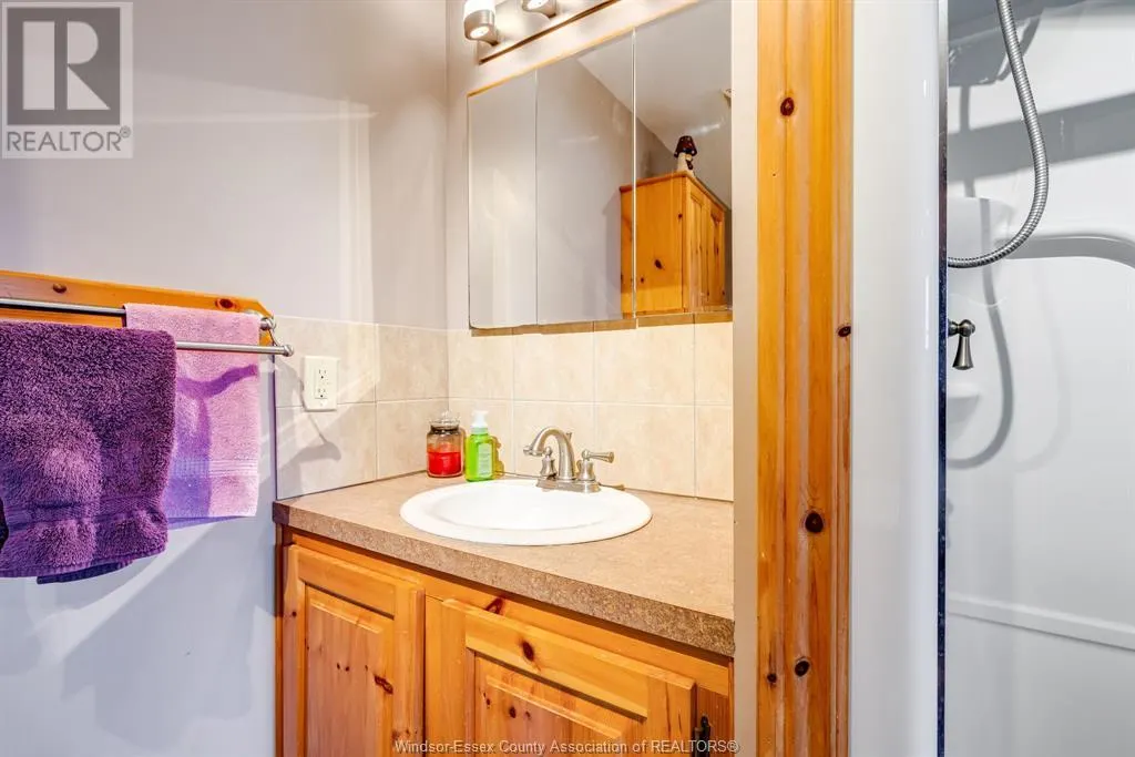 208 Mersea Rd 8
