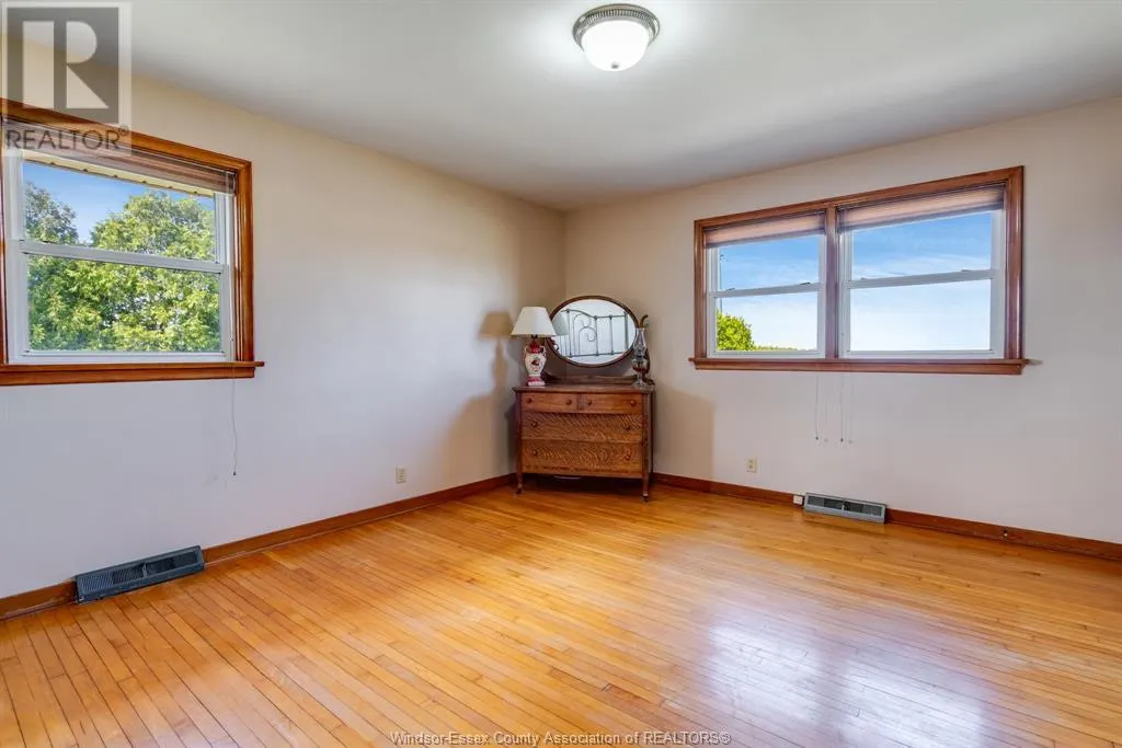 208 Mersea Rd 8