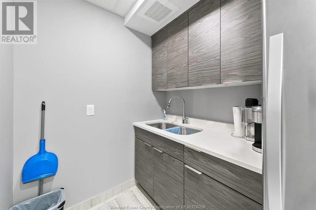 716 BROWNSTONE Unit# 406