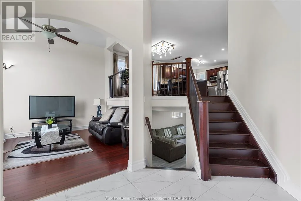 888 DRIFTWOOD CRESCENT
