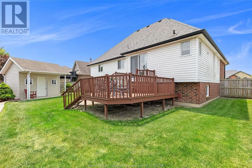 888 DRIFTWOOD CRESCENT