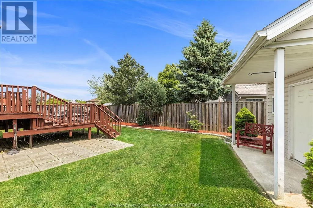 888 DRIFTWOOD CRESCENT