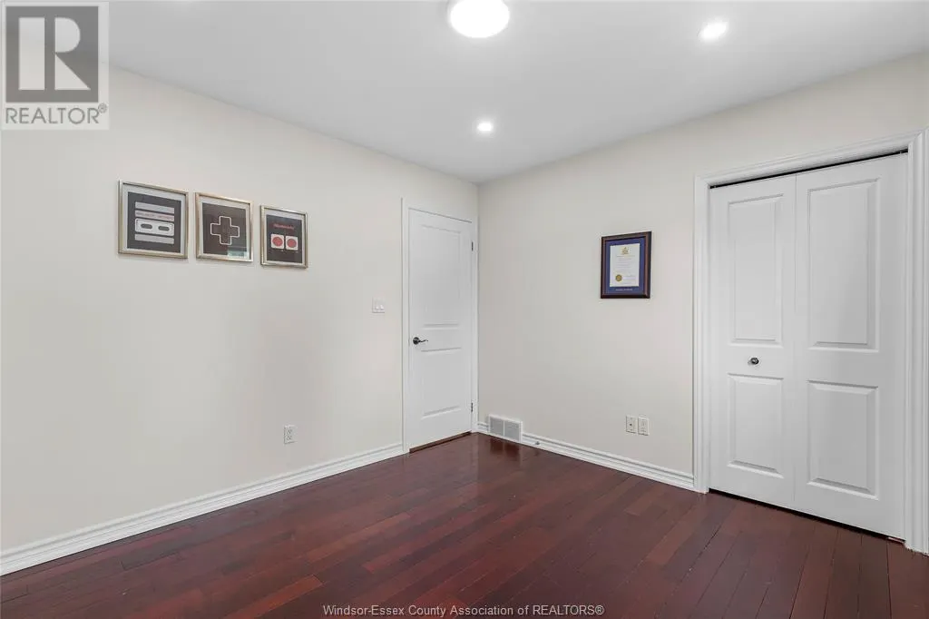 888 DRIFTWOOD CRESCENT