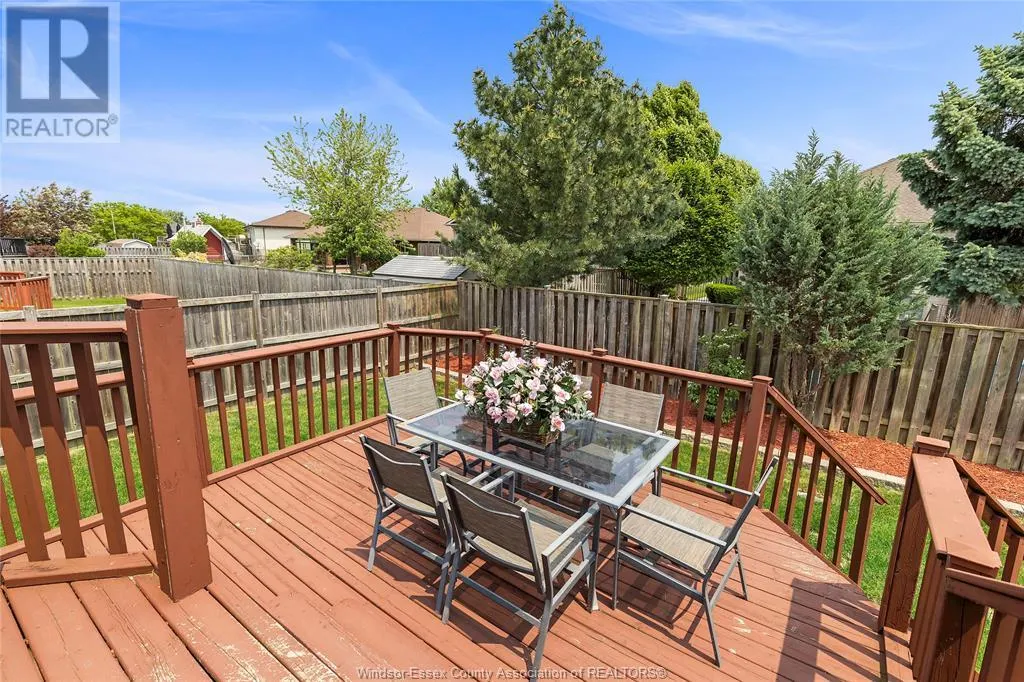 888 DRIFTWOOD CRESCENT