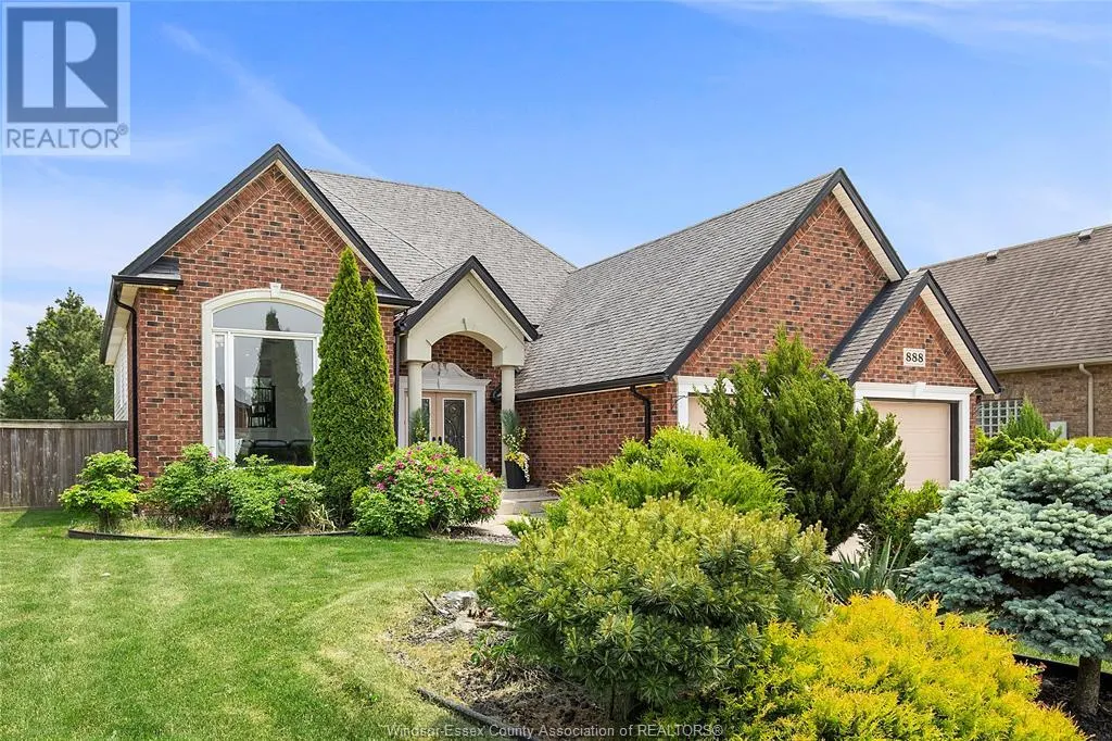 888 DRIFTWOOD CRESCENT