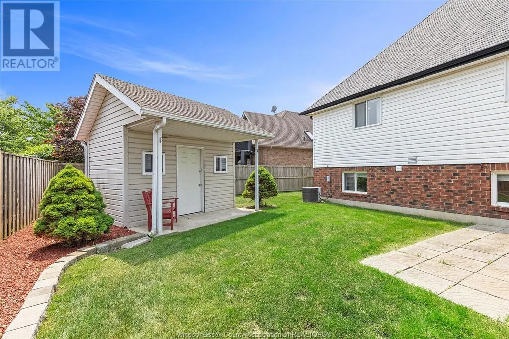 888 DRIFTWOOD CRESCENT