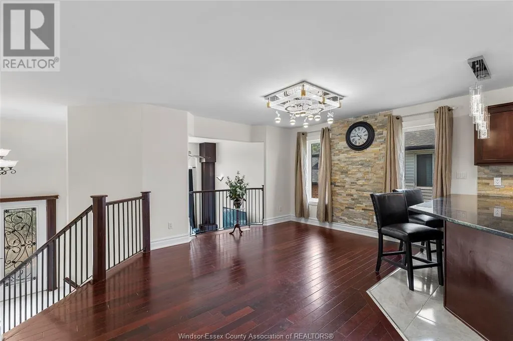 888 DRIFTWOOD CRESCENT