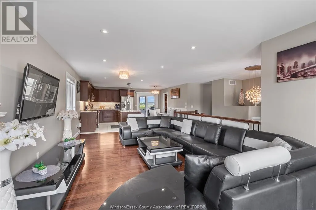 859 SOUTHWOOD DRIVE