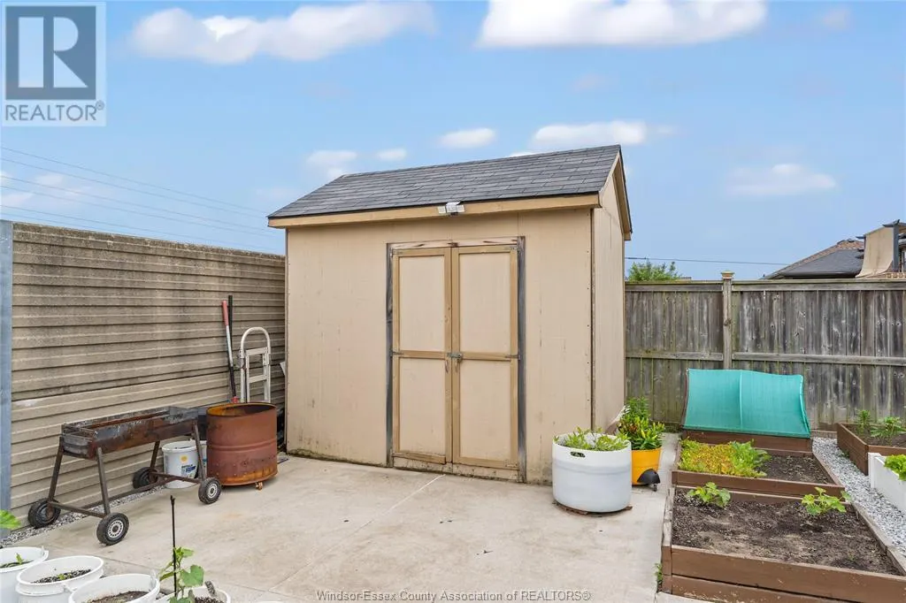 859 SOUTHWOOD DRIVE