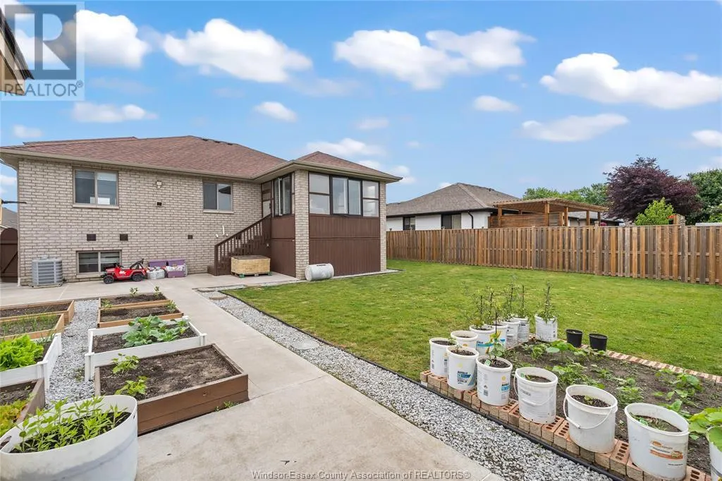 859 SOUTHWOOD DRIVE