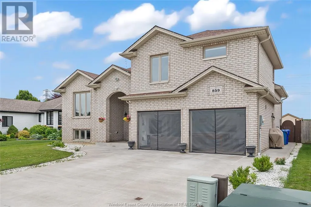 859 SOUTHWOOD DRIVE