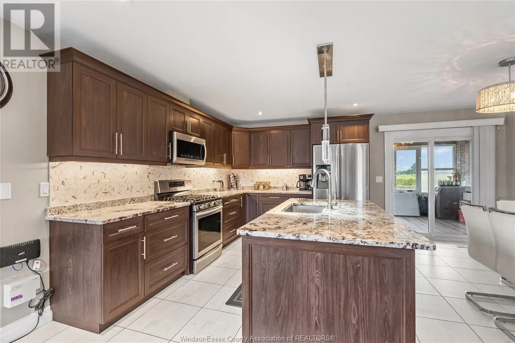 859 SOUTHWOOD DRIVE
