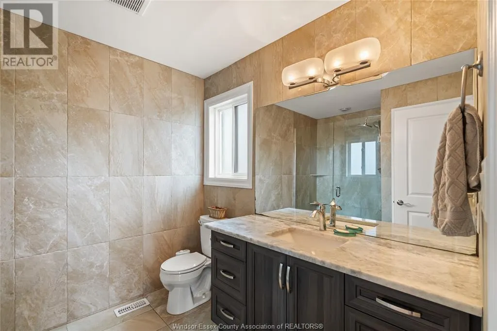 859 SOUTHWOOD DRIVE