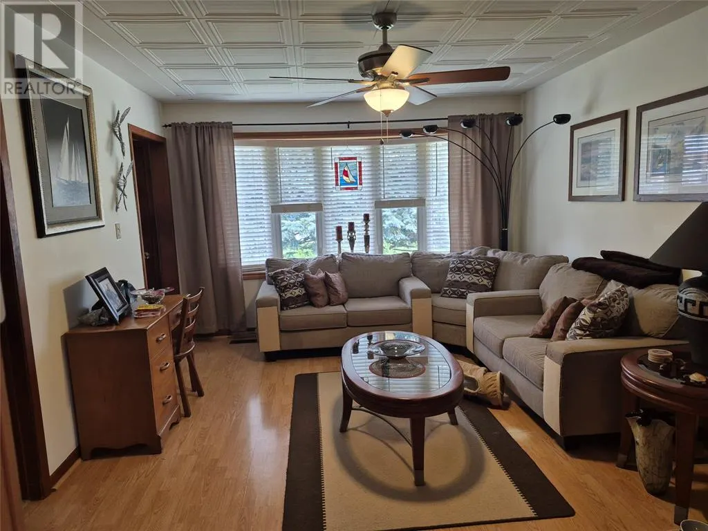 61 Dauw AVENUE