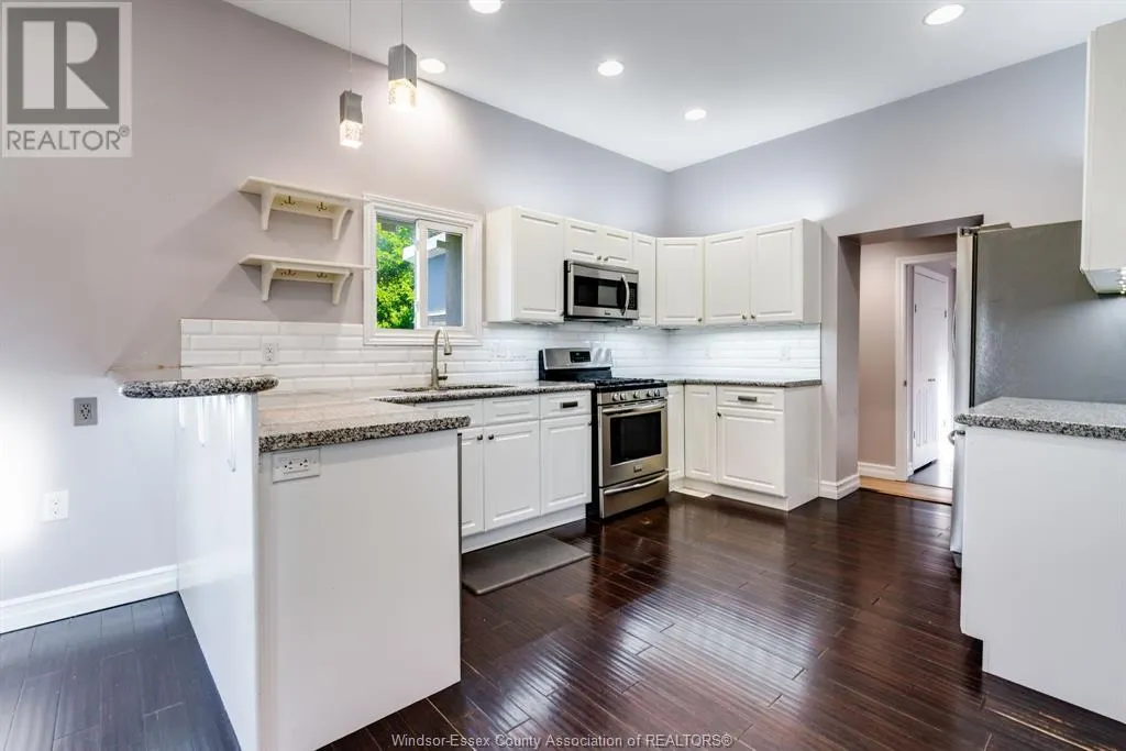 1672 Elgin STREET