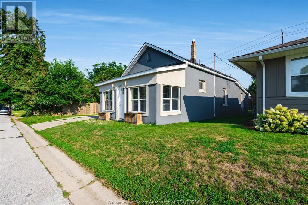 1672 Elgin STREET