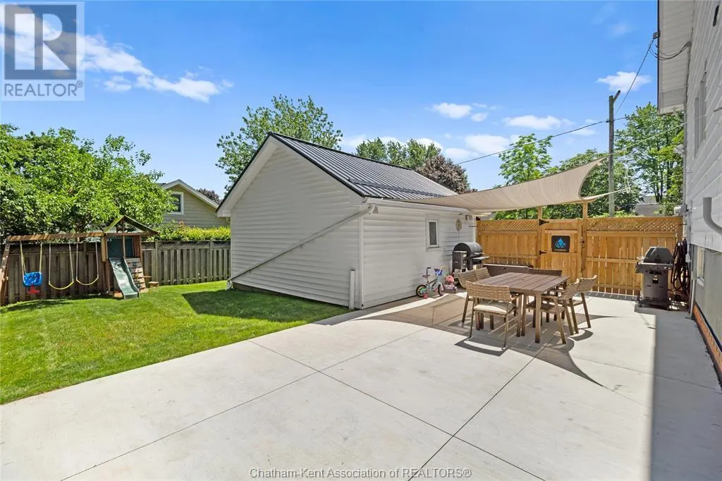 330 Talbot STREET West
