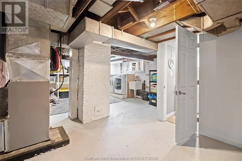 330 Talbot STREET West
